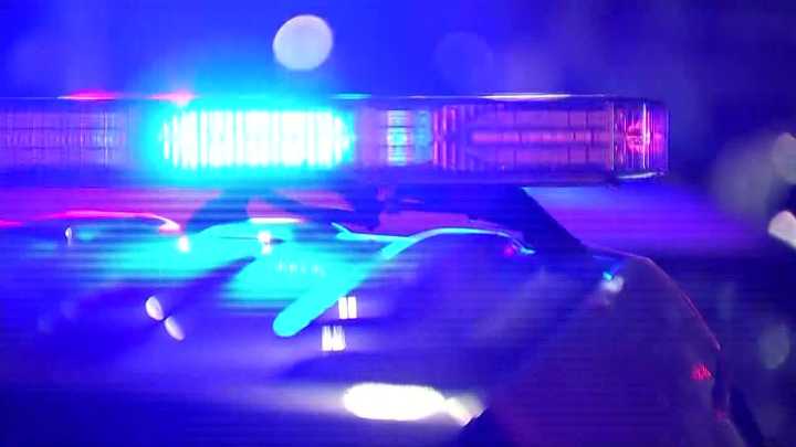 Chicago crime: Man, 72, shot while being robbed on NW Side, police say