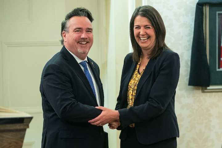 Alberta resumes buying U.S. alcohol and gambling machines, months after pause meant to fight tariffs