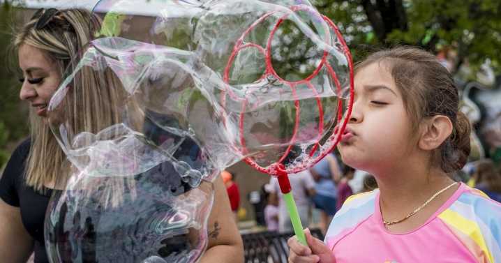 Bubbles and bounce houses: Longview library holds Summer Reading Club Kickoff Party