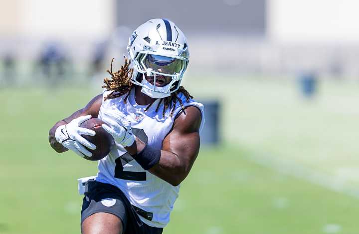 Early practices only increasing expectations for Raiders rookie running back