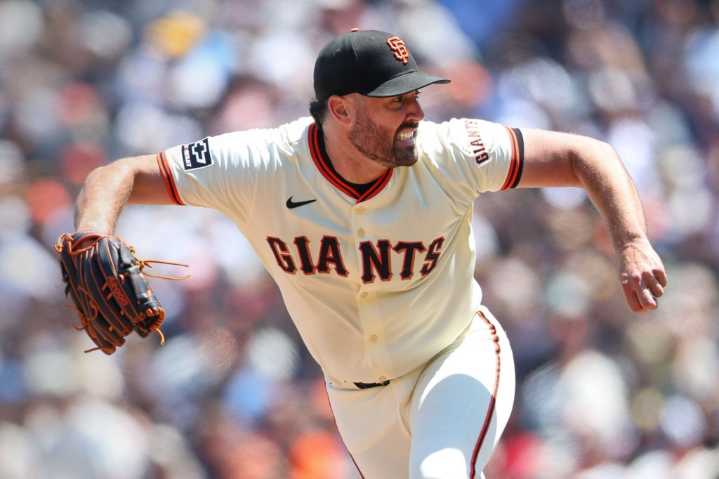 SF Giants beat Padres behind Robbie Ray's gem, Dominic Smith's double