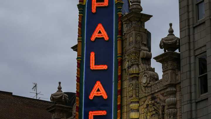 Retro Louisville: Historic Palace Theatre reopens in 1994 after long hiatus