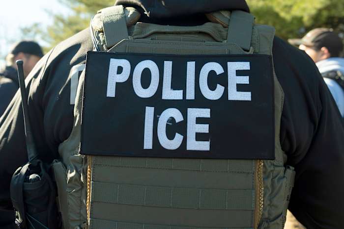 Llegan a Chile 43 deportados desde Estados Unidos tras endurecimiento de política migratoria