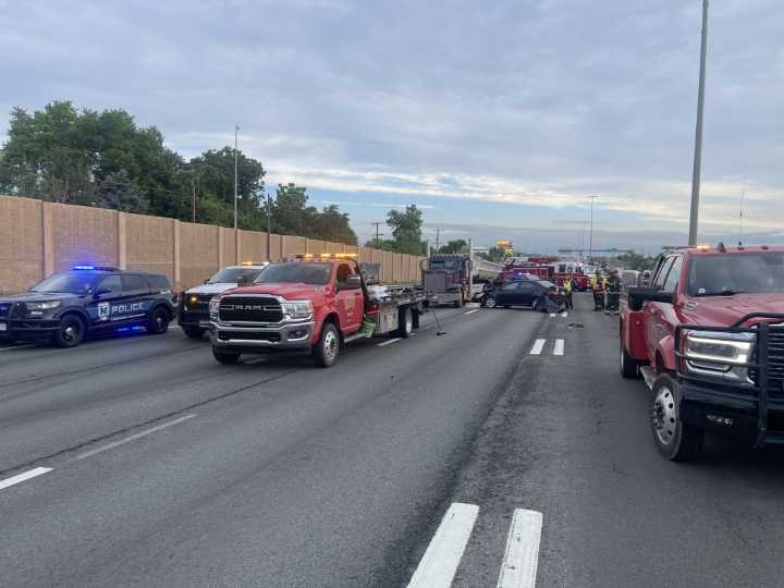 Southbound I-25 closed in Thornton for semitrailer crash