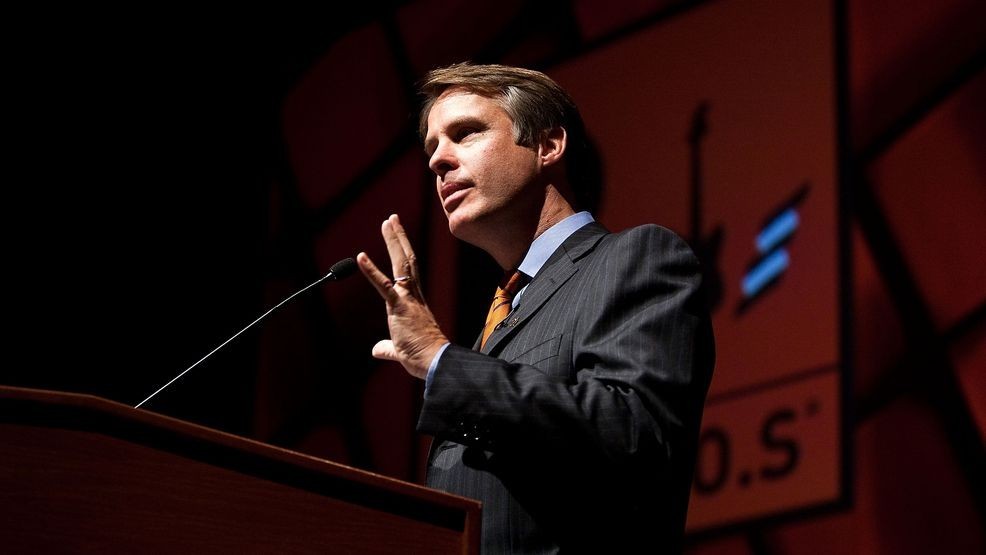 ABC News suspends Terry Moran after social media tirade against White House officials