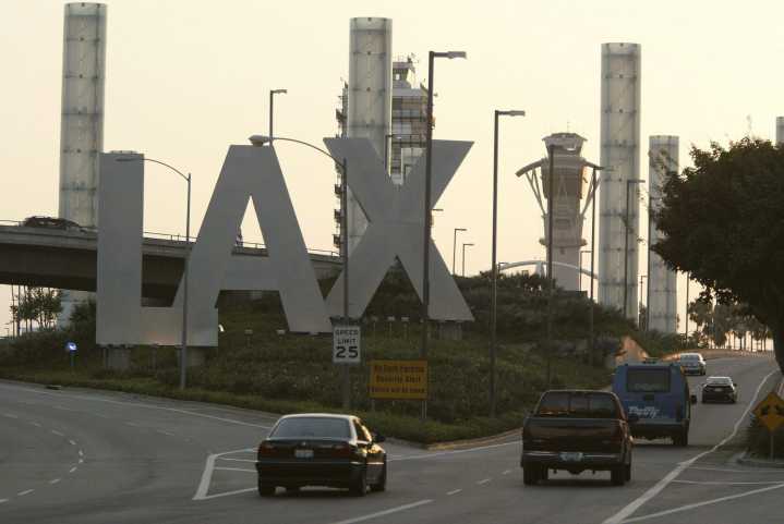 Angelinos cuentan ya con moderno centro de transporte que les conectará con aeropuerto