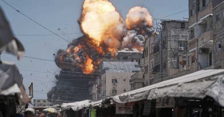 Mueren baleados 31 palestinos cuando iban a un centro de ayuda en Gaza, dicen testigos
