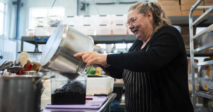 Rolling in the dough: Bozeman sisters realize dream with new Dilly Dally Donut Bar