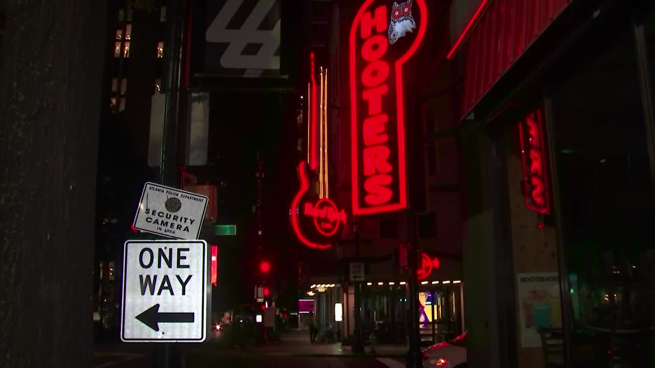 Hooters suddenly closes several Georgia restaurants months after bankruptcy filing