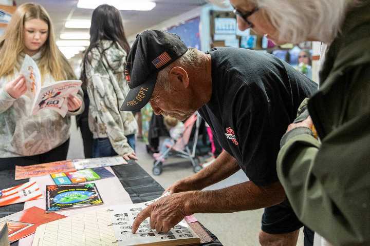 Locals say goodbye to Marysville school after 74 years