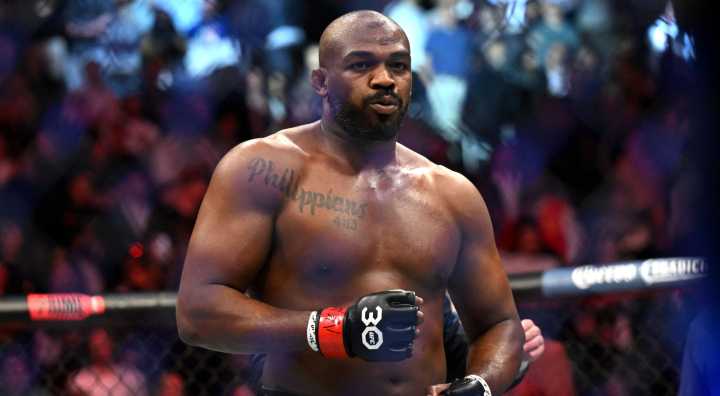 Jon Jones Fires Back At UFC Veterans Teaming Up To Gossip While He Rakes In Their Salary Weekly