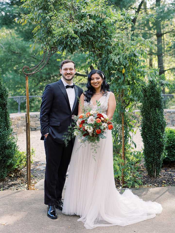 A Monet Painting Inspired the Design of This Wedding Featuring Sikh and Jewish Traditions