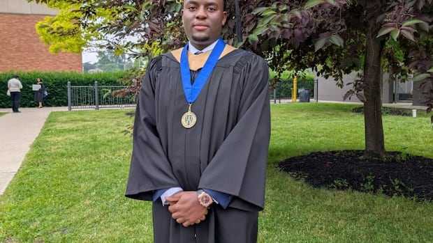 19-year-old newcomer to Canada graduates from University of Windsor after starting degree at 15