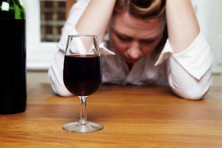 Dear Abby: My alcoholic sister blames me for our dad's suicide