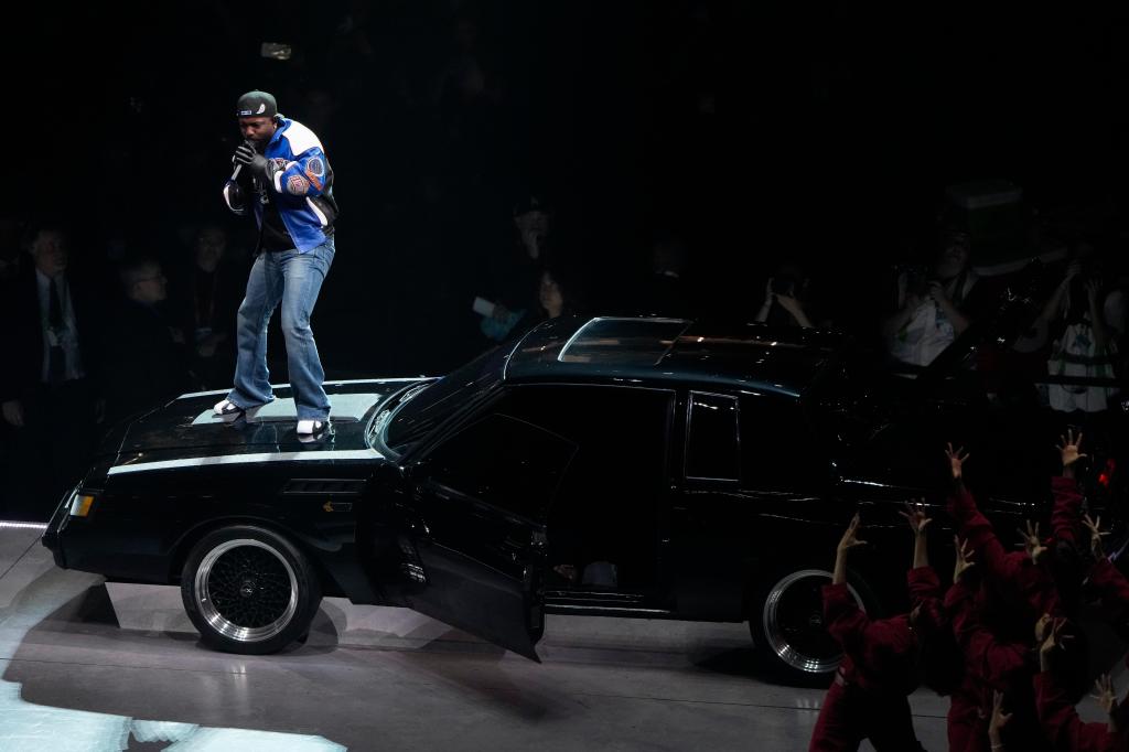 Meet the former Chicago 'theater kid' who stages Kendrick Lamar