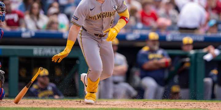 Bauers’ pinch-hit 2-run double helps Brewers extend winning streak to 7 with sweep of Phillies