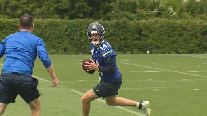Seahawks QB Sam Darnold is learning a new city and offense with plenty of support