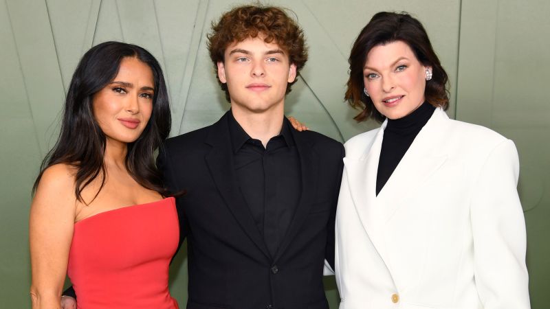 Linda Evangelista and Salma Hayek are blended