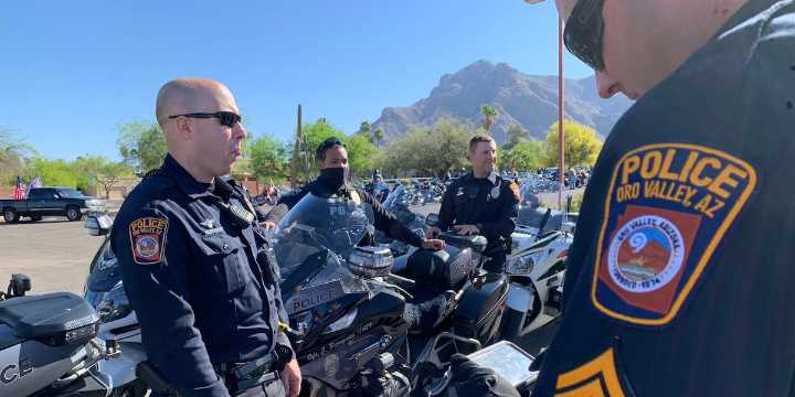 Oro Valley police officers, town reach deal for better pay, benefits