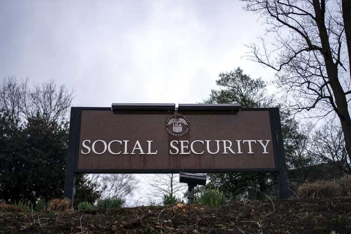 Supreme Court allows DOGE staffers to access Social Security data
