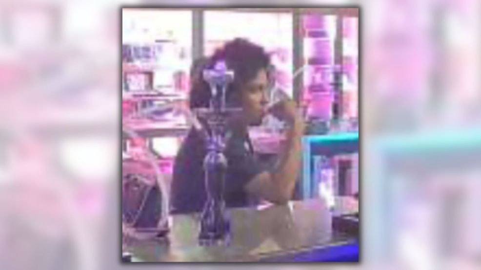 Police search for gunman after shooting outside Cigar Bar, one injured