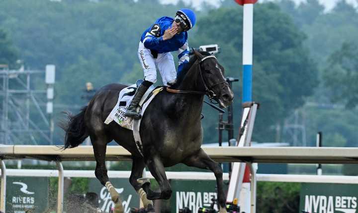 Sovereignty vence a Journalism y conquista Belmont Stakes
