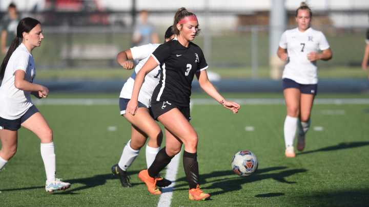 Almont girls soccer clips Frankenmuth for first