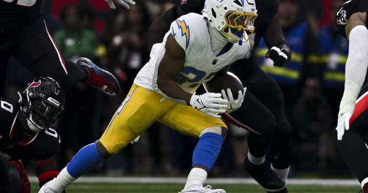 Free agent Dobbins has power to kick Broncos into higher gear