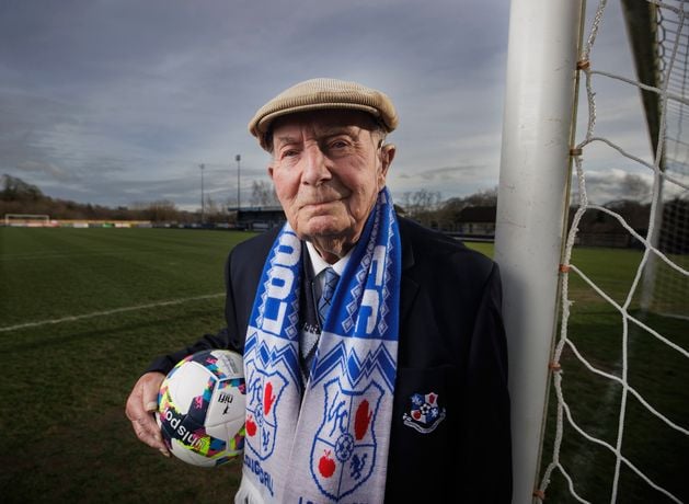 Hilbert Willis: Tributes as well-known Irish League fan dies at 10