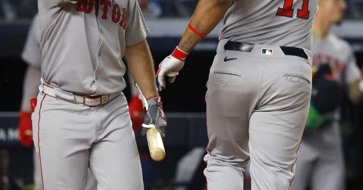 Narváez's three-run homer leads Red Sox past Yankees 11