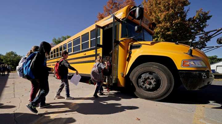 East Baton Rouge superintendent proposes new start times for certain schools