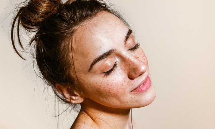How To Grow Eyelashes: 6 Science-Backed Ways For Bambi