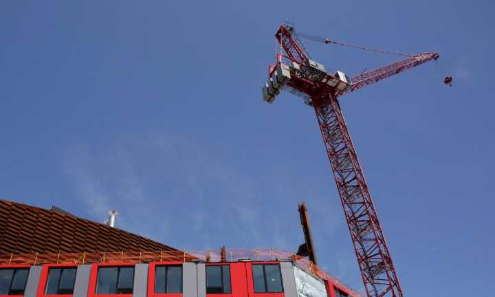 Dos trabajadores murieron en Florida al derrumbarse la grúa de una construcción