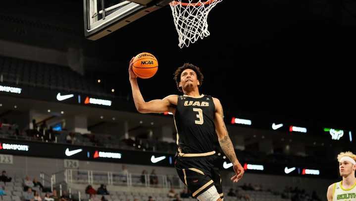 Yaxel Lendeborg explains why he chose Michigan basketball over NBA dream