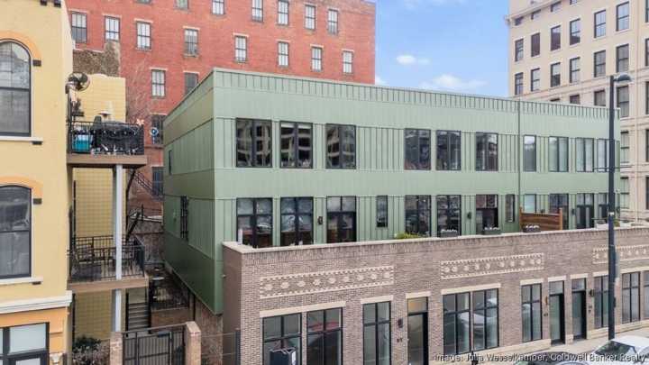 Former Bengals player sells Downtown Cincinnati home for just under $1M