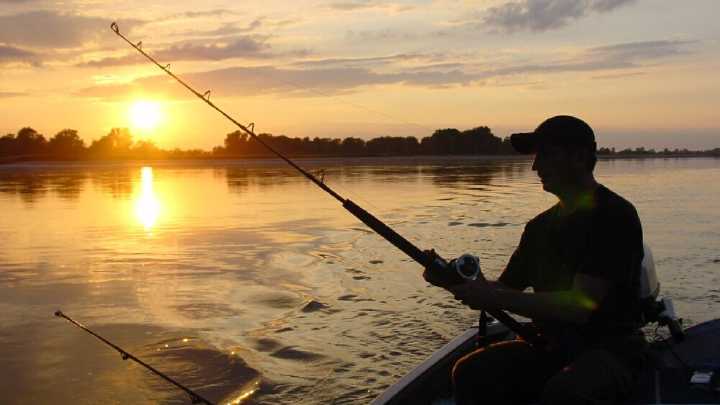 On June 7th, 8th, 14th and 15th, fishing with no license is okay