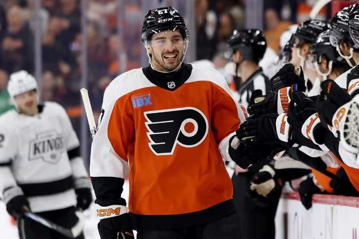 Flyers sign Noah Cates to 4-year, $16 million extension