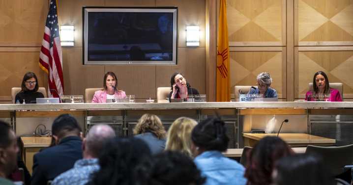Divided APS board vacates coaching, governance contract. New provider to be selected in fall.