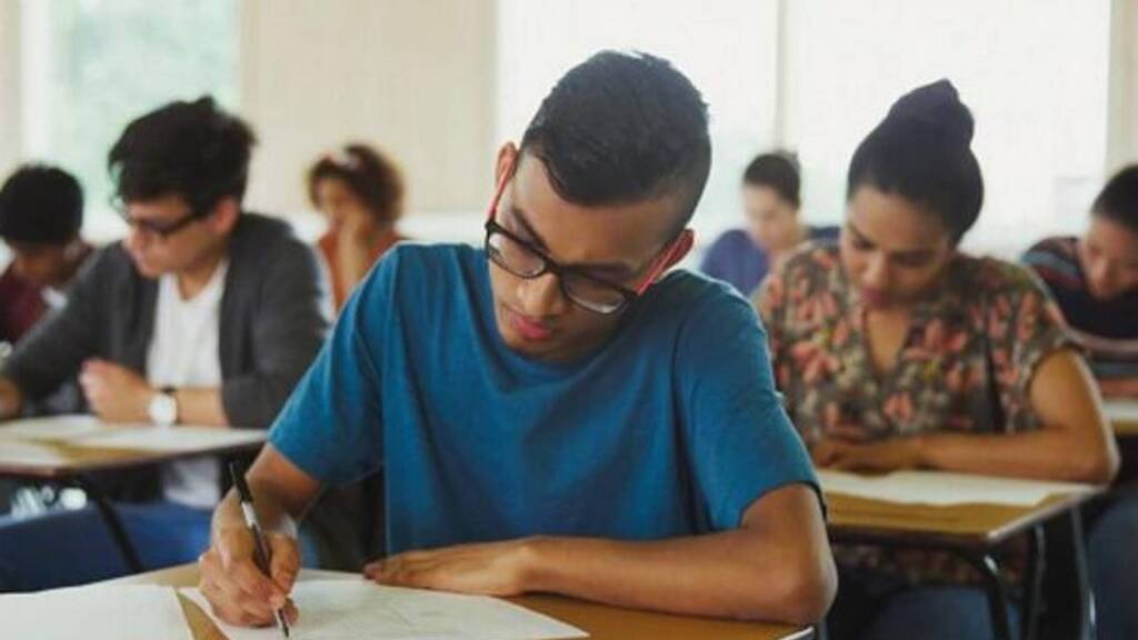 Prohíbe Texas reducir tarifas a la matrícula estatal de estudiantes indocumentados