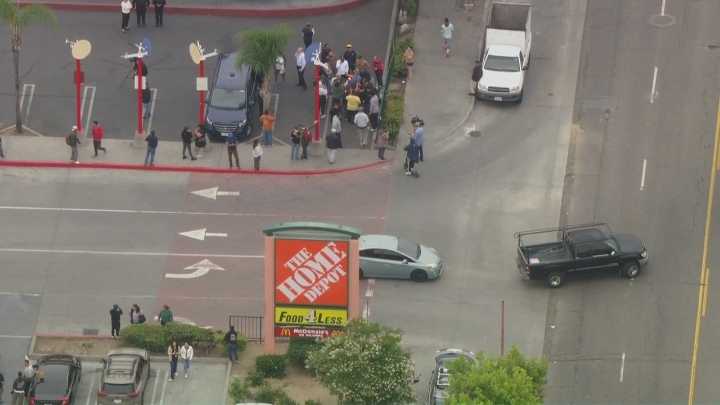 Homeland Security agents detain multiple people outside Westlake Home Depot