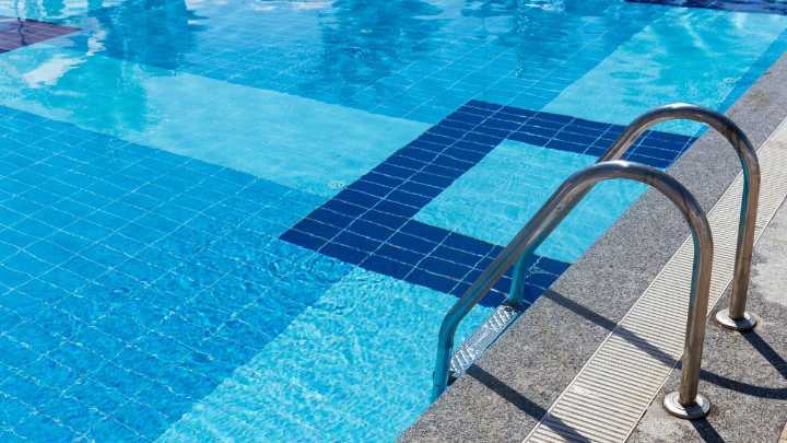 Piscina de Pueblo West permanecerá cerrada el resto del verano