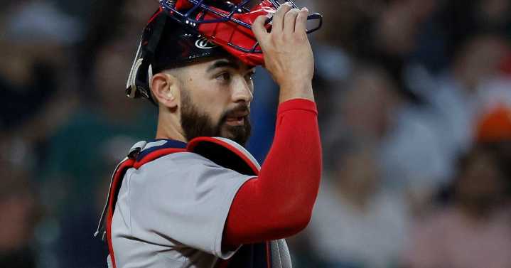 Why did the Red Sox choose Connor Wong over Yasmani Grandal?