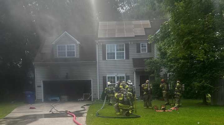 Family of 6 safe after Portsmouth fire displaces them