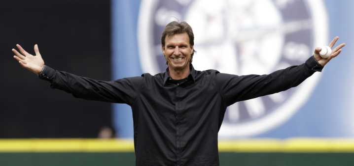 Mariners will retire Randy Johnson’s No. 51 during 2026 season