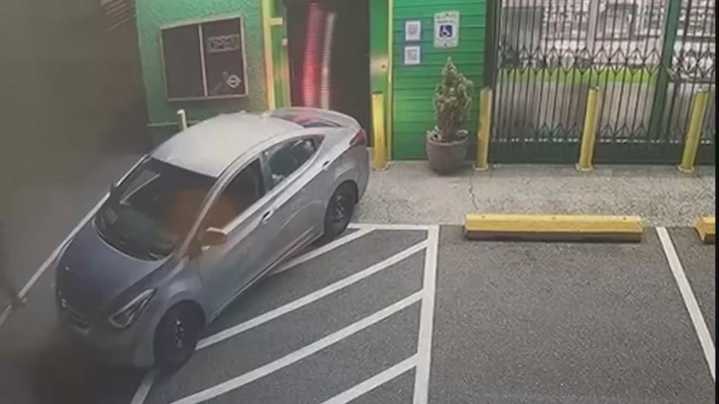 Surveillance video shows suspects ramming car into Seattle pot shop