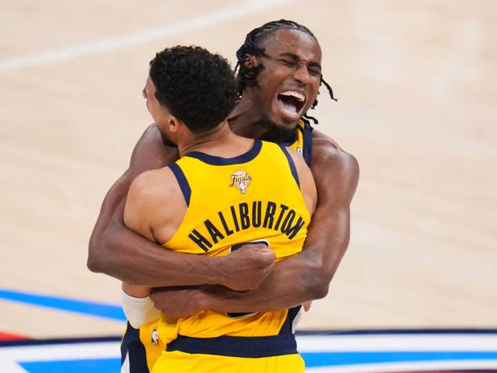 Haliburton buzzer-beater lifts Pacers to Game 1 win over Thunder