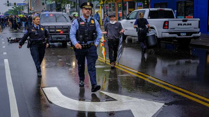 Minneapolis leaders call for review of police role in federal search on Lake Street