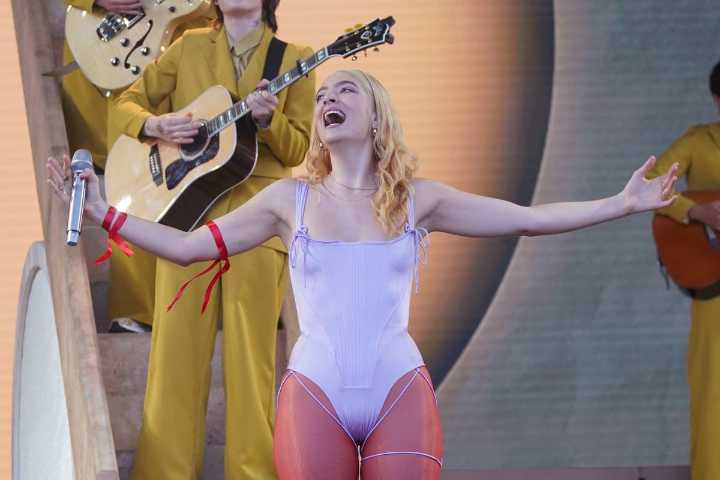 Lorde ‘pretty keen’ to ‘pull some strings’ and make Glastonbury appearance