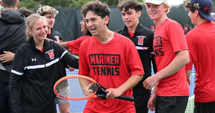 Brother-sister teammates share moment as D