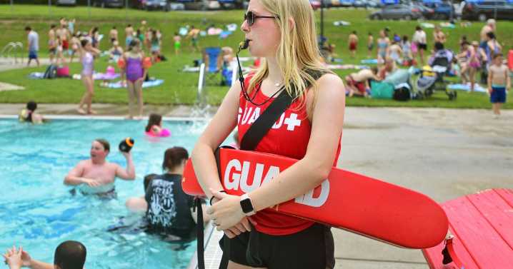 PHOTO GALLERY | Youngsters pack Portage pool as part of community program